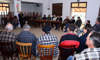 VILA NOVA :  Reunidos “em casa”, moradores endurecem críticas ao governo