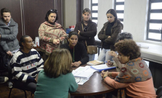 COLÉGIO ESTADUAL FÉLIX DA CUNHA : Mães e alunos protestam na 5ª CRE