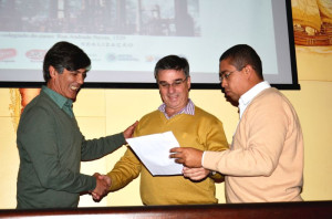 DEPUTADO Fernando Marroni recebeu documento para que lute pela regulamentação da atividade de gestor ambiental