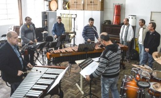 Laboratório de Artes Populares recebe instrumentos musicais