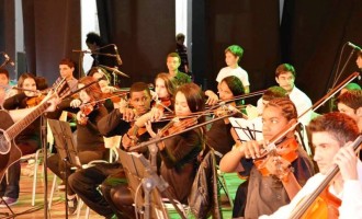 ESCOLA AREAL : Orquestra estudantil no parque da Baronesa