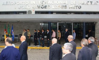 Aeroporto de Pelotas troca de nome para homenagear escritor