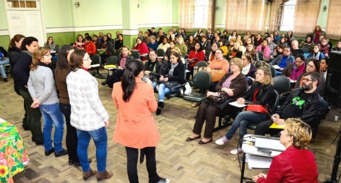 RELAÇÕES ÉTNICO-RACIAIS : Seminário reúne mais de 150 professores