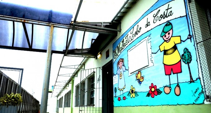 Escola Lobo da Costa recebe reparos