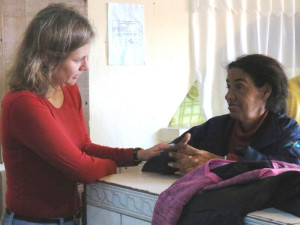 Vice prefeita Paula Mascarenhas esteve na comunidade