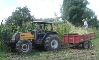 VEÍCULOS AGRÍCOLAS : Fim do emplacamento é a vitória de quem produz