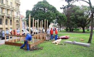 PRAÇA CORONEL PEDRO OSÓRIO :  Começa a requalificação do paisagismo