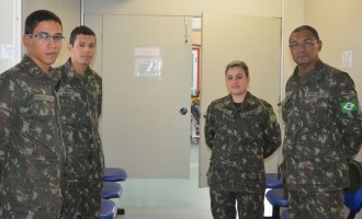 MILITARES DOAM SANGUE NO HEMOCENTRO