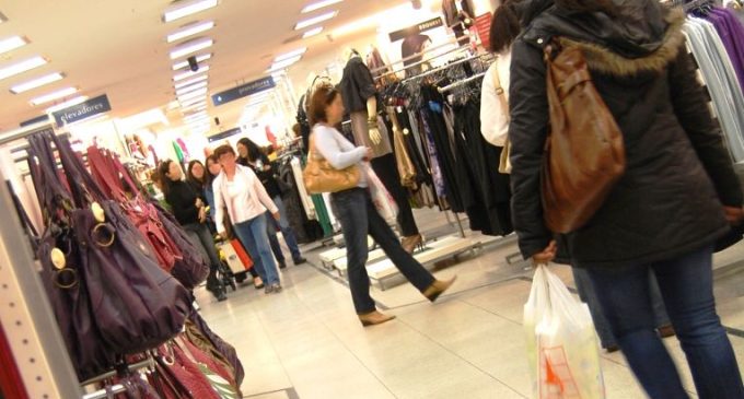 Acordo regulamenta trabalho no comércio em feriados