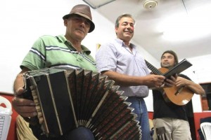 Músicos Possidônio Tavares, Rodrigo Jacques e Egbert Parada 