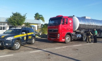 PRF apreende caminhão-tanque que transportava gordura vegetal