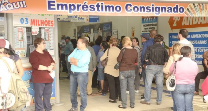GREVE DOS BANCÁRIOS  : População padece nas filas das lotéricas