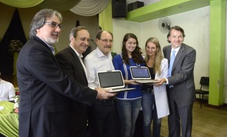 EDUCAÇÃO : Sartori entrega netbooks para 37 escolas estaduais