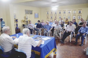 Conselheiros discutem futuro do Pelotas: grupo de trabalho vai trabalhar numa estratégia de administração Foto: Alisson Assumpção/DM  