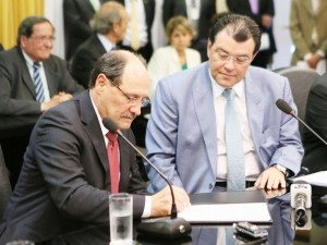 GOVERNADOR Sartori acompanhou o ato em Brasília