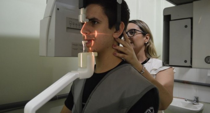 Odontologia recebe doação de equipamentos de radiologia