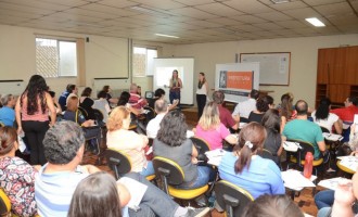 Secretarias recebem instrução sobre o ponto biométrico