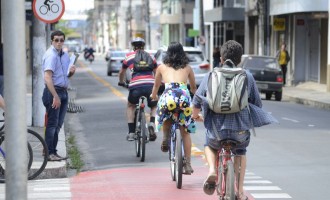 Maioria dos brasileiros quer menos espaço para carro particular nas ruas