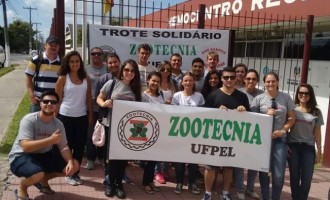 CALOUROS E VETERANOS : UFPel valoriza a vida com Trotes Solidários