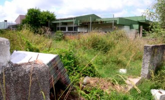 Assalto a escola e crianças sem aula ameaçam ano letivo