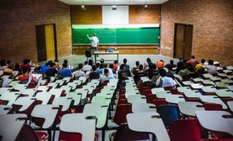 ENSINO PRIVADO : Crise pode afetar matrículas nos educandários