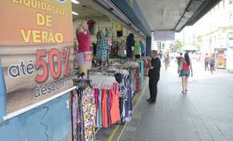 VAREJO : Crise do setor atinge Pelotas e lojas fazem grandes liquidações