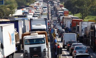 TRANSPORTE : Caminhoneiros preparam novo protesto