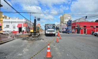 TRÂNSITO : Esquina da Osório com Tiradentes está bloqueada