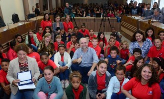 60 ANOS  : Câmara homenageia a escola Sagrado Coração de Jesus