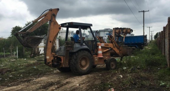 Mutirão retira 48 cargas de lixo no bairro Navegantes