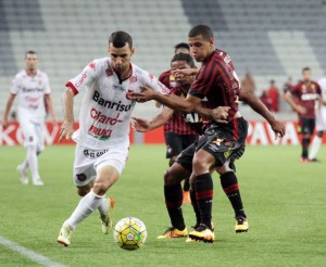 Diogo Oliveira destaca a importância de começar bem a Série B Foto: Carlos Insaurriaga/Assessoria GEB 