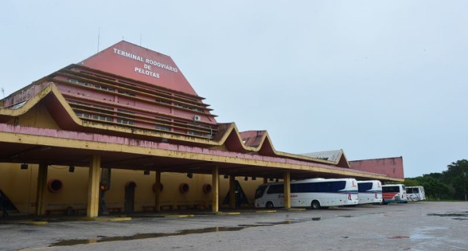 RODOVIÁRIA : Horários e passageiros reduzidos