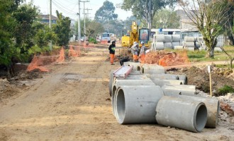 Av. 25 de Julho começa a ser asfaltada