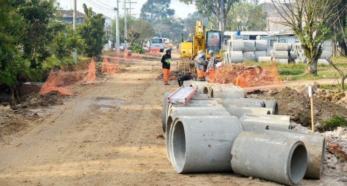 Av. 25 de Julho começa a ser asfaltada