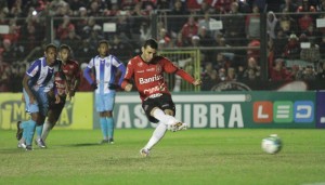 Com gol de Diogo Oliveira, time xavante vence Paysandu 