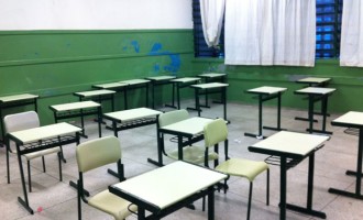 TODAS AS REGIÕES : Secretaria da Educação compra mesas e cadeiras para escolas