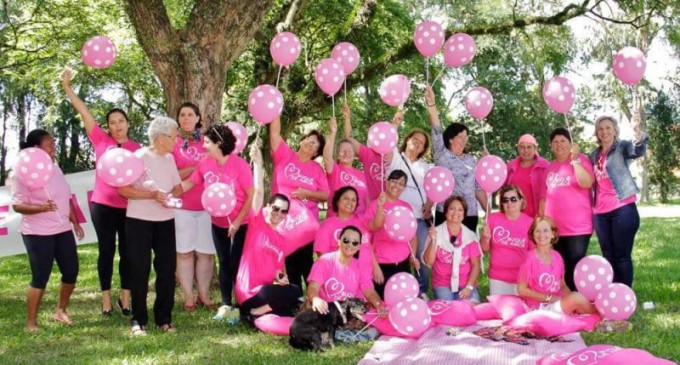 SOLIDARIEDADE : Buquê de Amor no apoio e prevenção ao câncer de mama