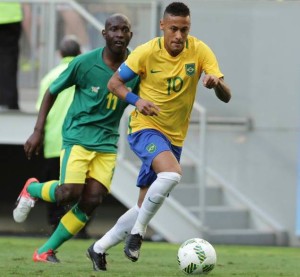 Neymar chamou a responsabilidade, mas não venceu o sul-africano Khune