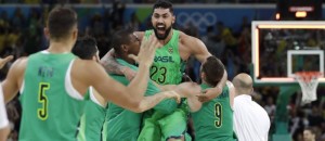 Vibração brasileira numa vitória de reabilitação do basquete masculino nos Jogos Olímpicos
