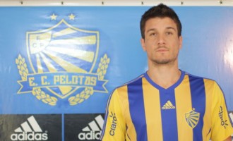 GASPARETTO : “Tem jogador que está se submetendo a jogar de graça”