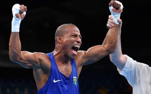 Robson Conceição garante pelo menos a prata do boxe (até 60 kg)