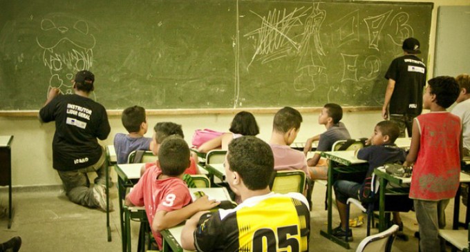 Desempenho de estudantes do ensino médio é menor que o de 20 anos atrás