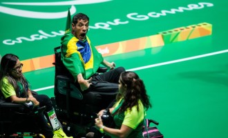 PARAOLIMPÍADA :  Dupla dourada na bocha