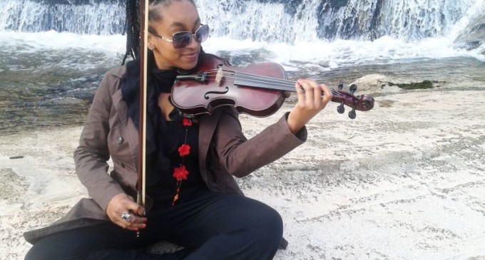 MÚSICA : Erudito e popular no violino de Joyce Cruz