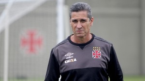 Jorginho não consegue fazer equipe se impor na casa do adversário