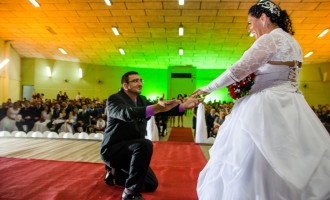 23º CASAMENTO COLETIVO : Cerimônia oficializa união de 28 casais