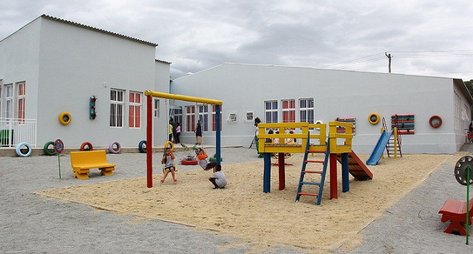 Prefeitura reinaugura três escolas de Educação Infantil