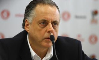 Carvalho erra e se arrepende