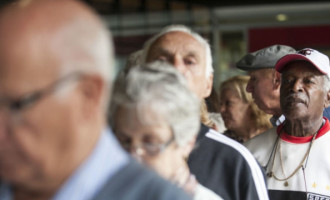 PREVIDÊNCIA : Governo propõe idade mínima  de 65 anos para aposentadoria