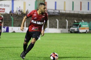 João Afonso pode jogar contra seu ex-time, o Criciúma, para ir ganhando ritmo de jogo na equipe xavante Foto: Jonathan Silva/Assessoria GEB 